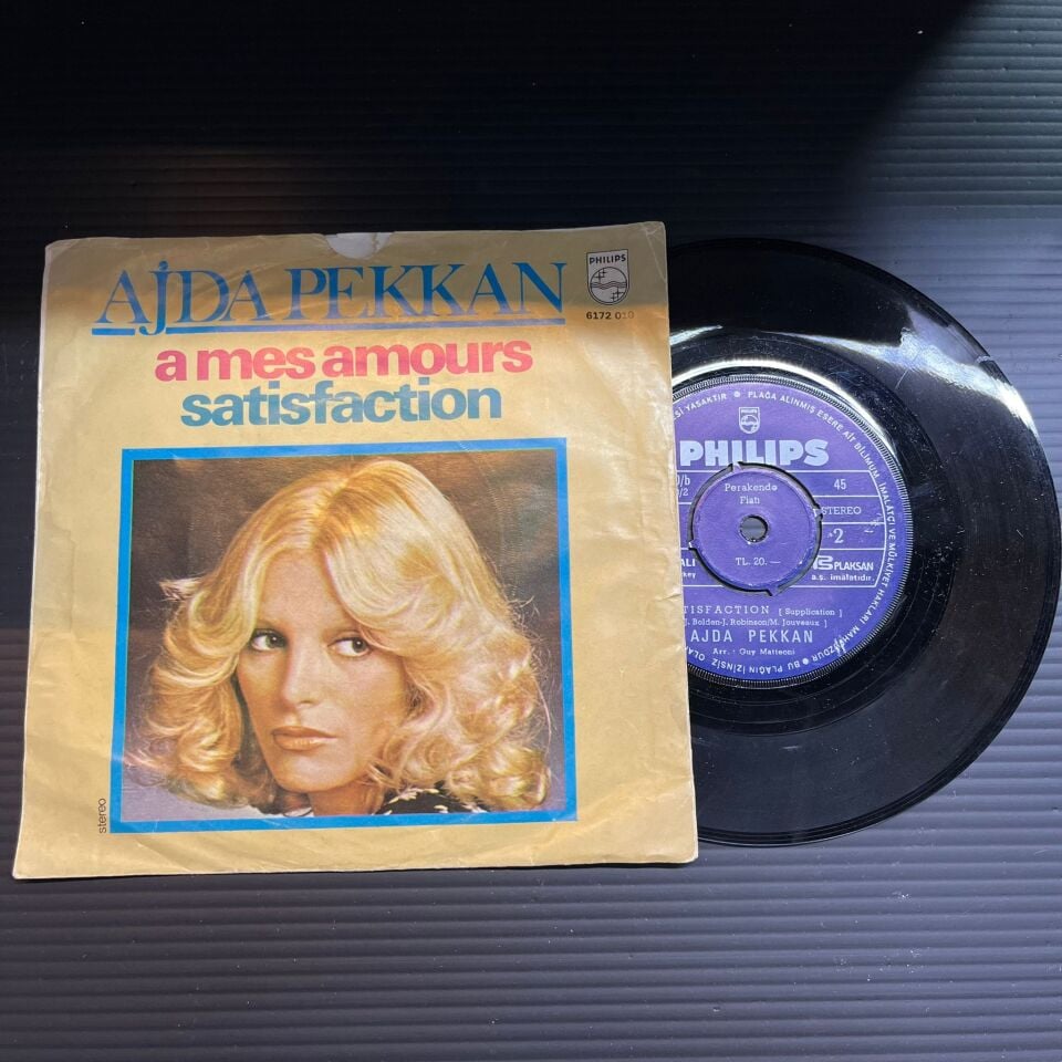 Ajda Pekkan – A Mes Amours / Satisfaction