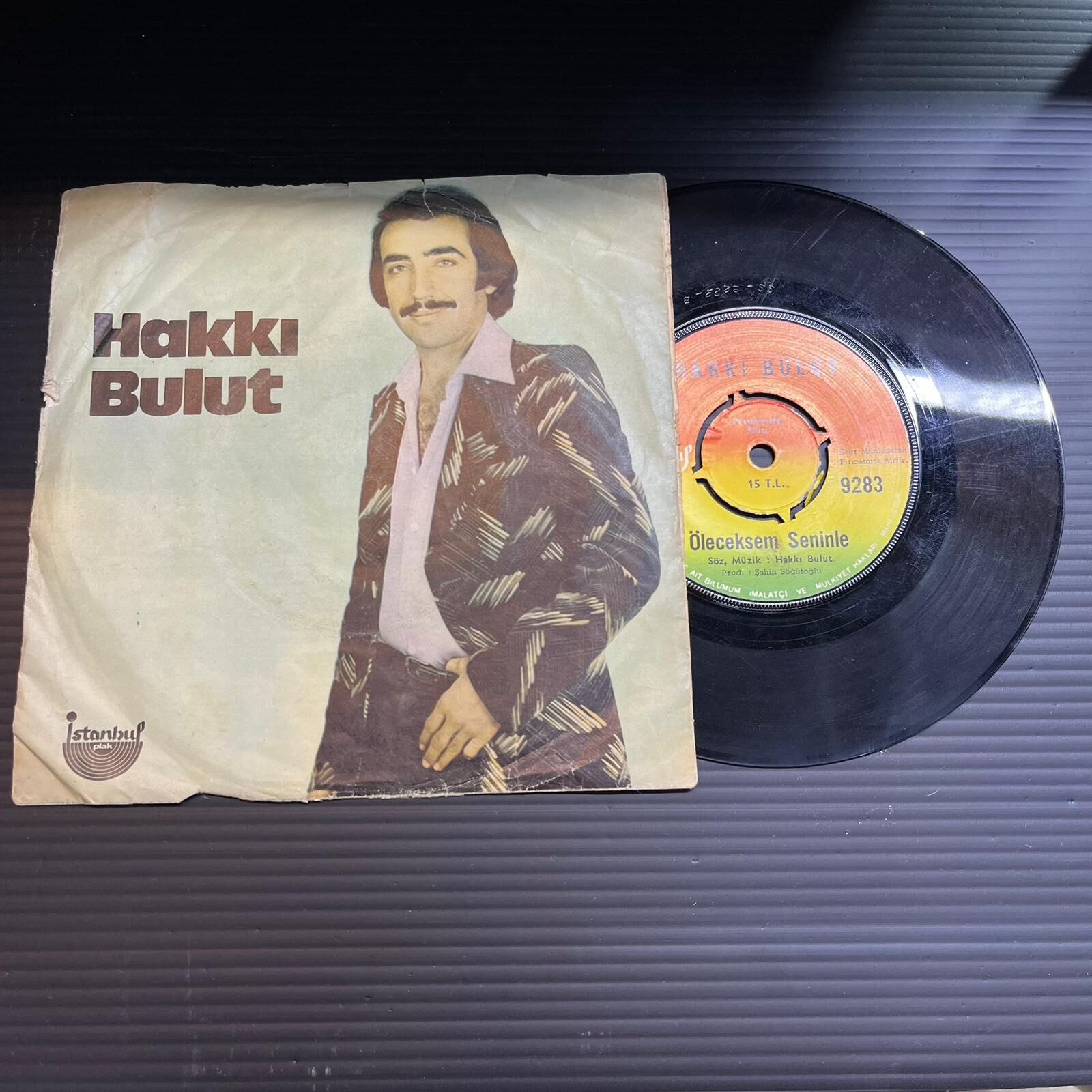 Hakkı Bulut – Aşk Yorgunuyum / Öleceksem Seninle