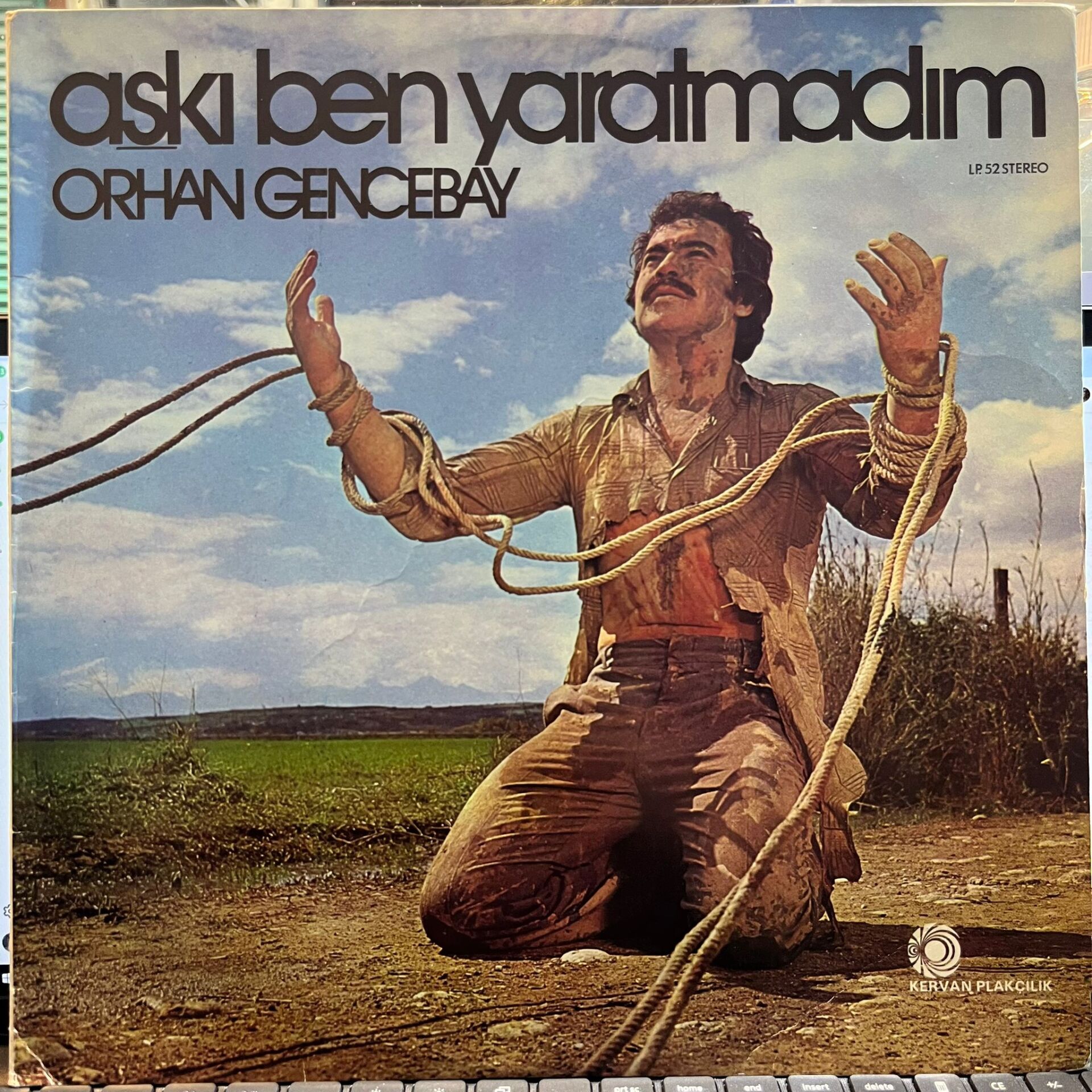 Orhan Gencebay – Aşkı Ben Yaratmadım