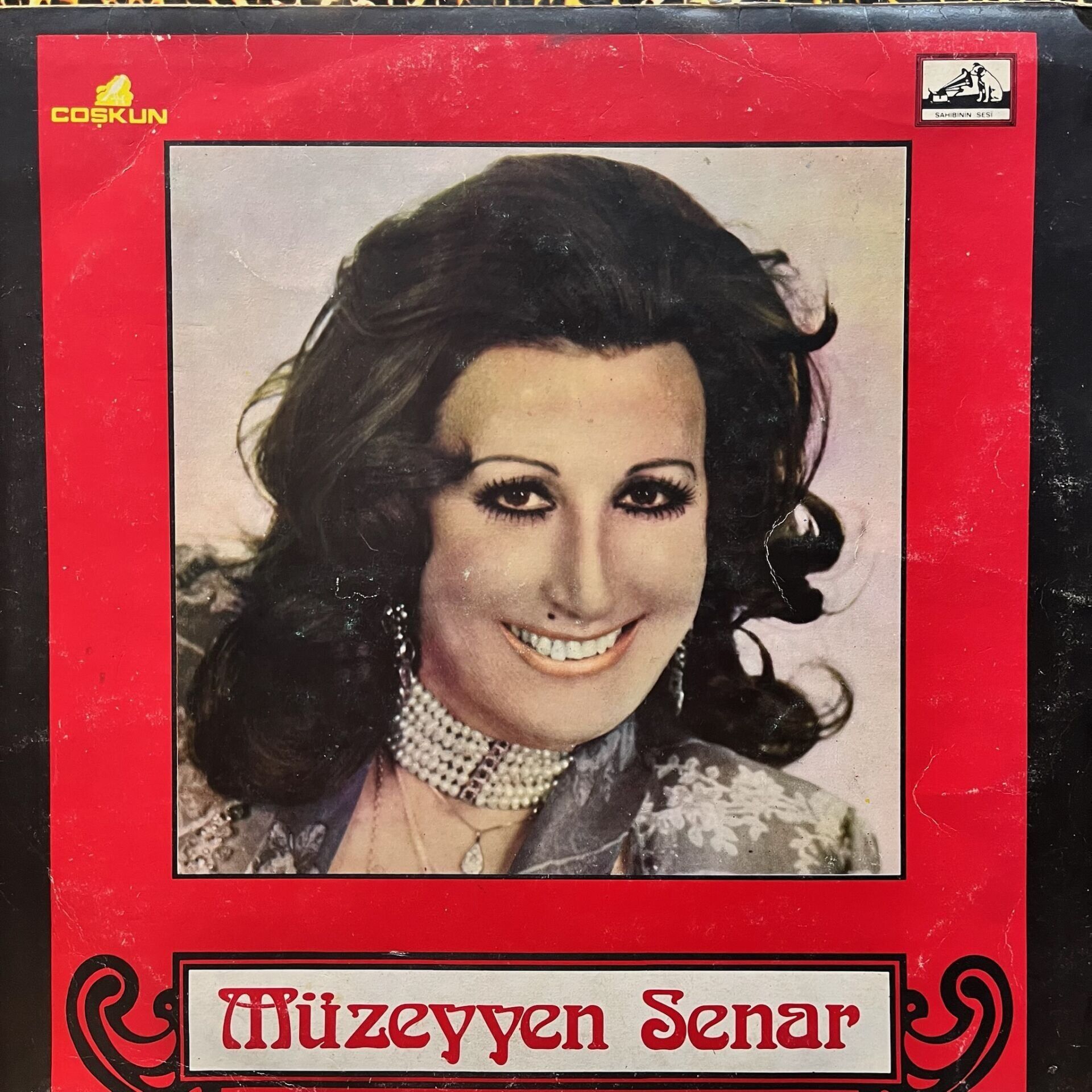MÜZEYYEN SENAR