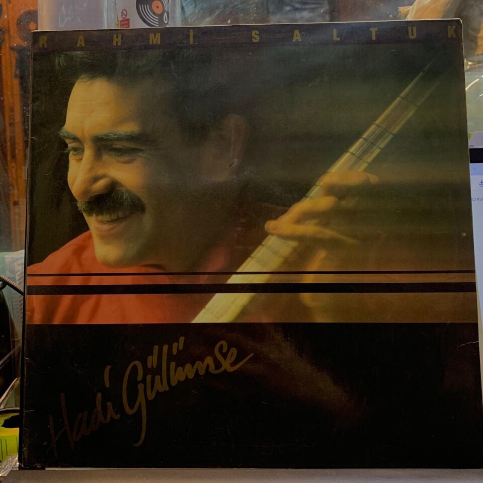 Rahmi Saltuk –Hadi Gülümse