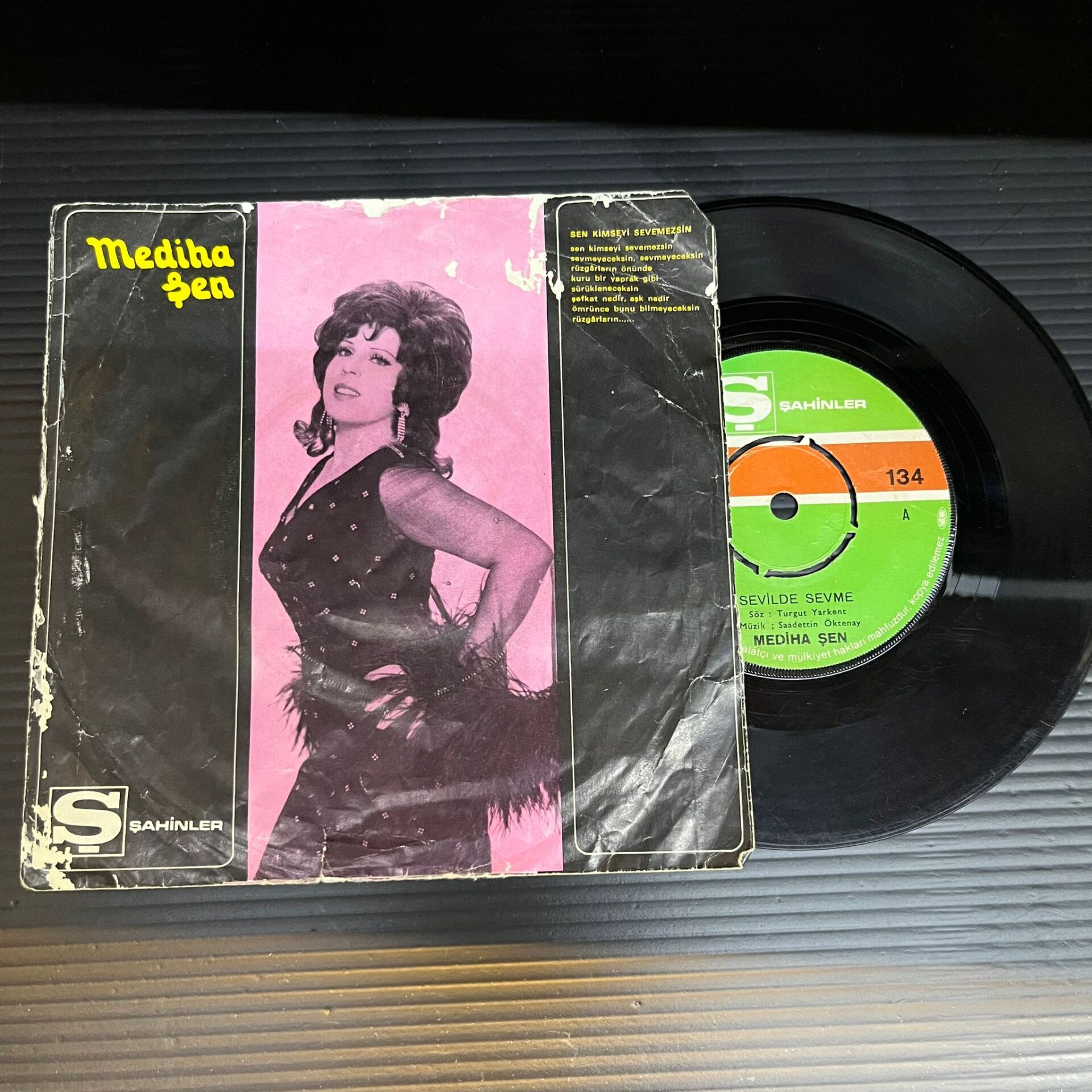 Mediha Şen* – Sevilde Sevme / Sen Kimseyi Sevemezsin