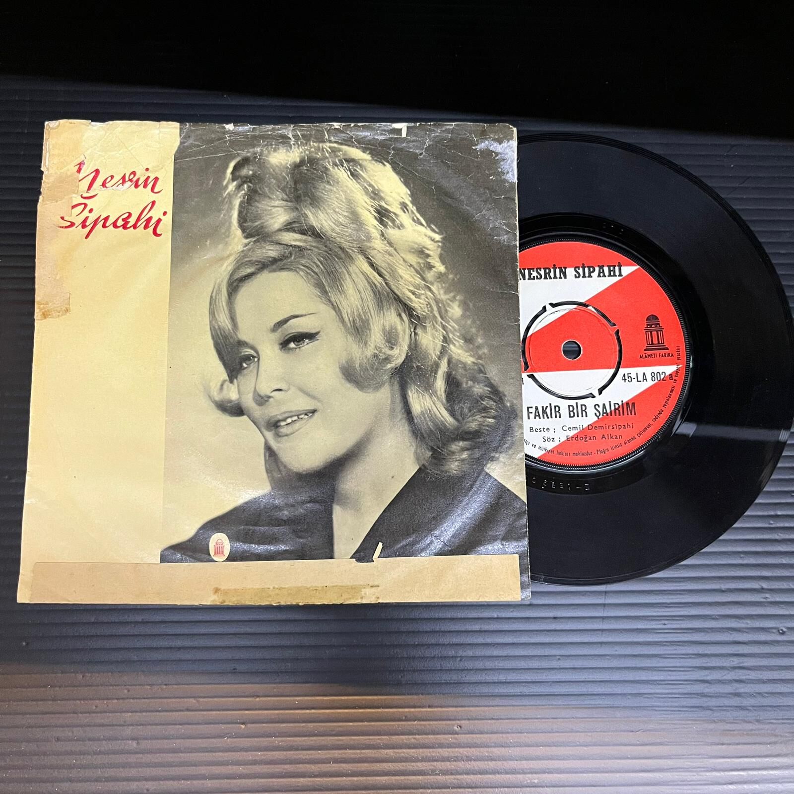 Nesrin Sipahi – Fakir Bir Şairim / İzmirlim