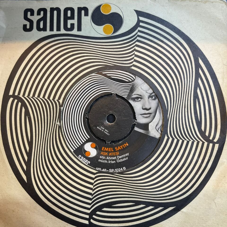 Emel Sayın – Meyhanelerde Akşam / Aşk Ateşi