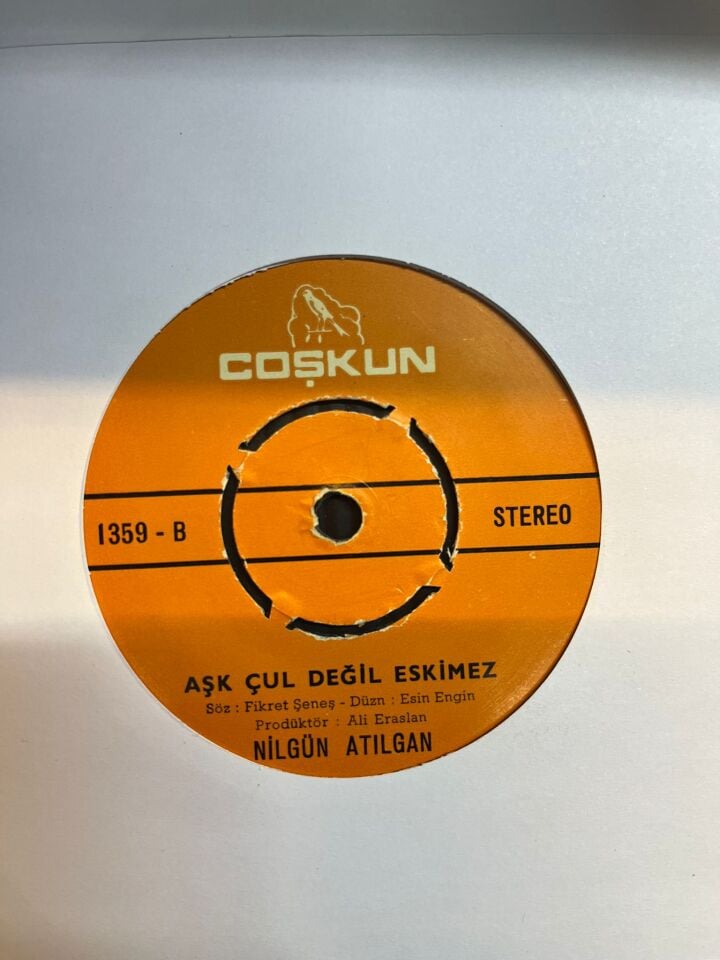 Nilgün Atılgan – Oldu Mu? / Aşk Çul Değil Eskimez