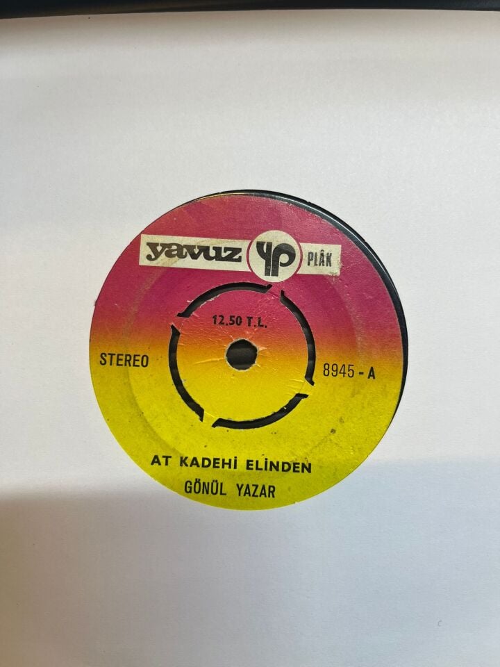 Gönül Yazar – At Kadehi Elinden / Bir Gece Ansızın Gelebilirim