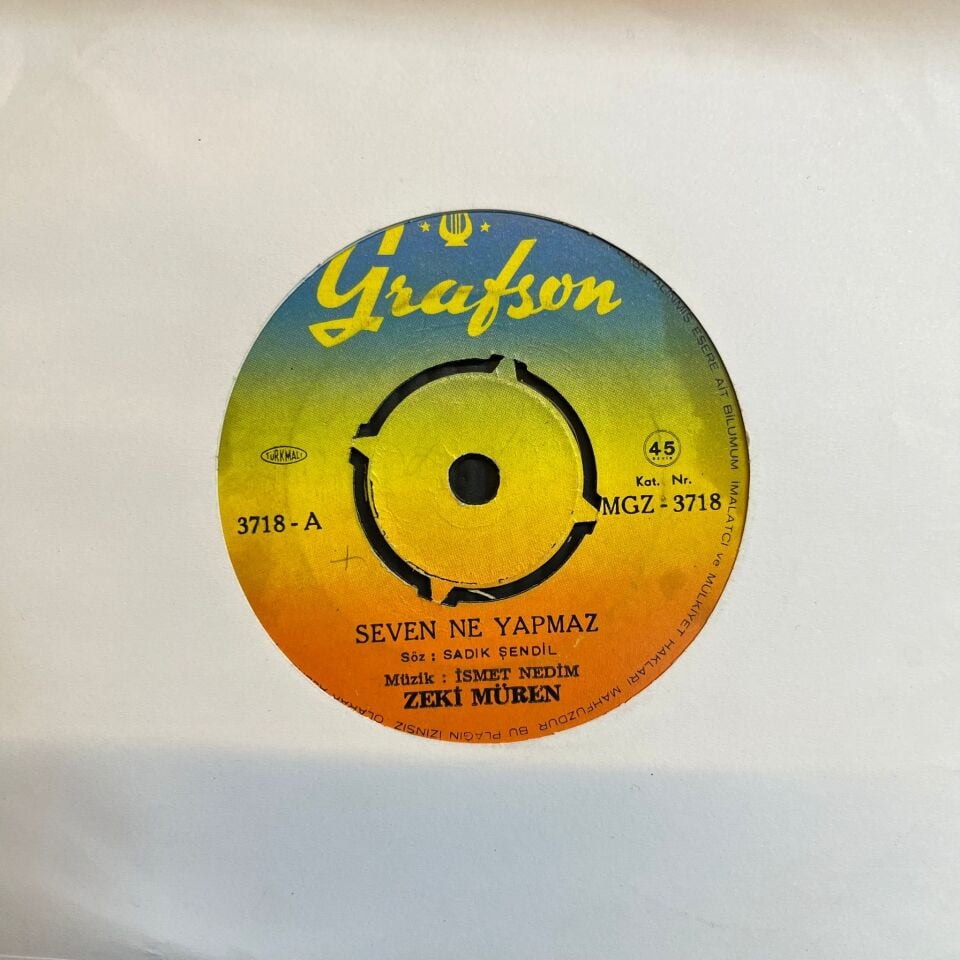 Zeki Müren – Seven Ne Yapmaz / Ne Senin Aşkına Muhtacım