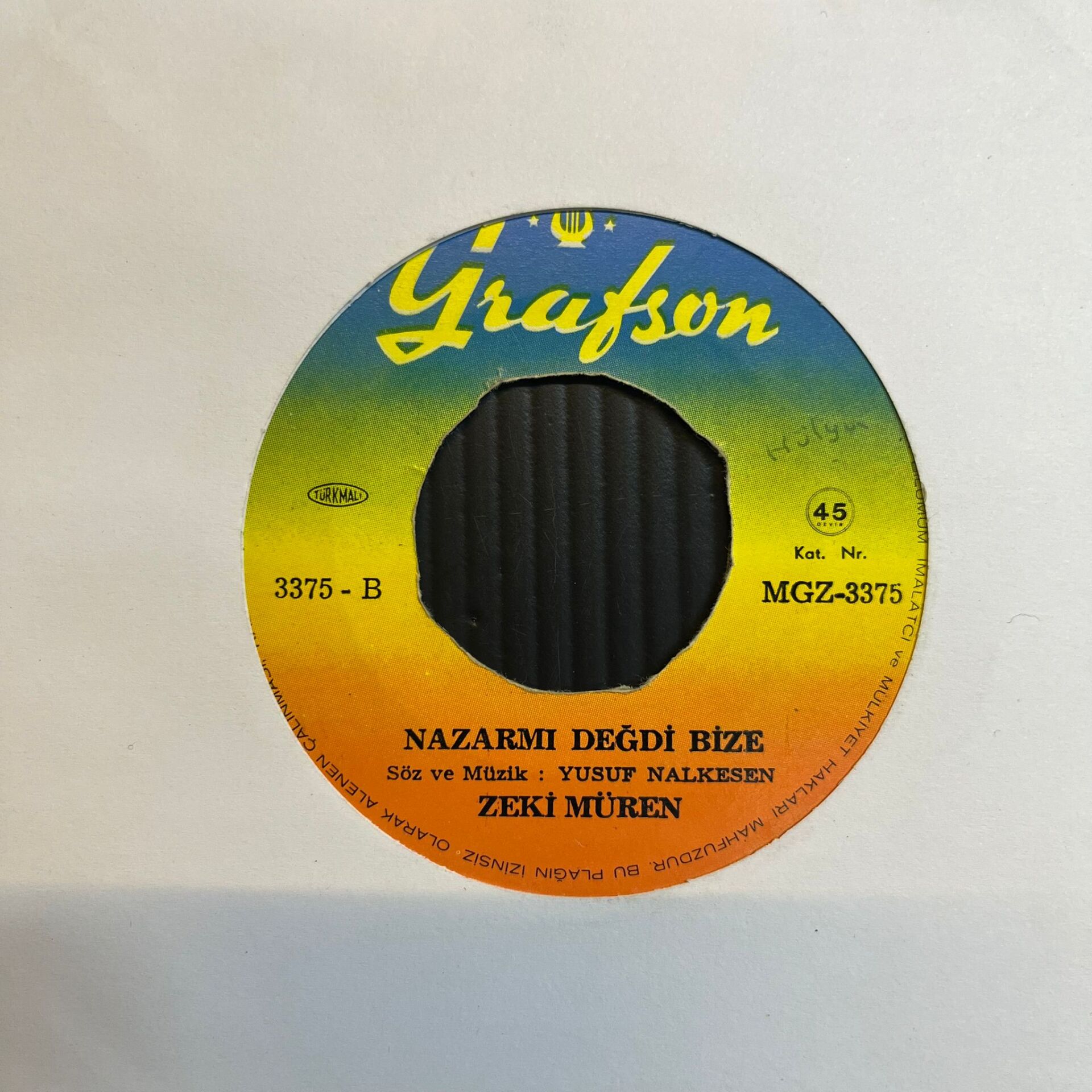 Zeki Müren – Derbederim / Nazar Mı Değdi Bize