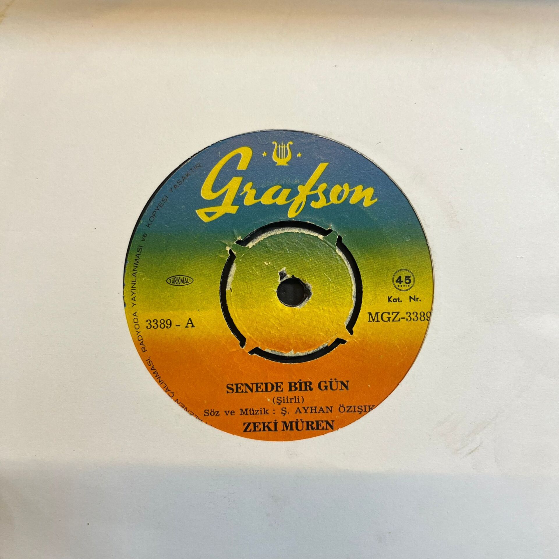 Zeki Müren – Senede Bir Gün / Yemin Ettim Bir Kerre