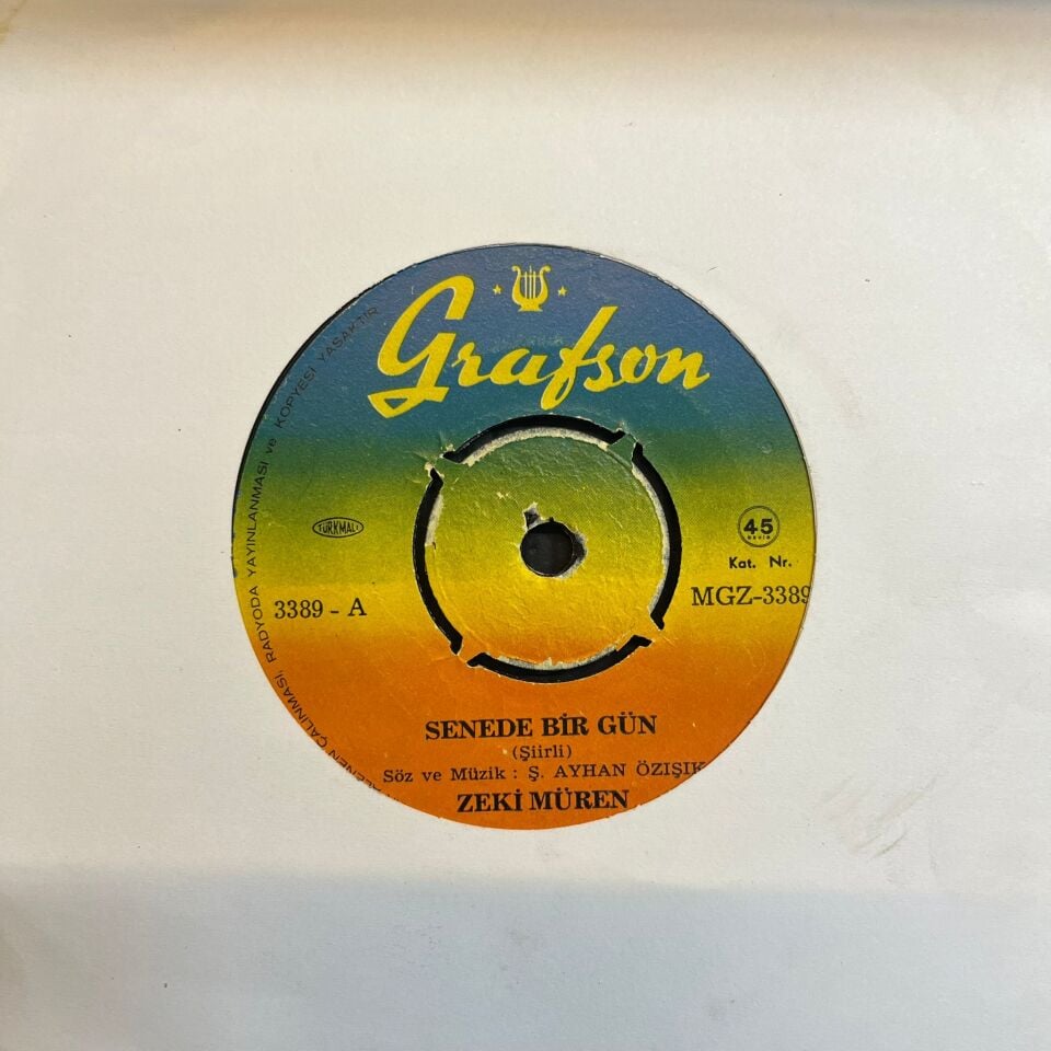 Zeki Müren – Senede Bir Gün / Yemin Ettim Bir Kerre
