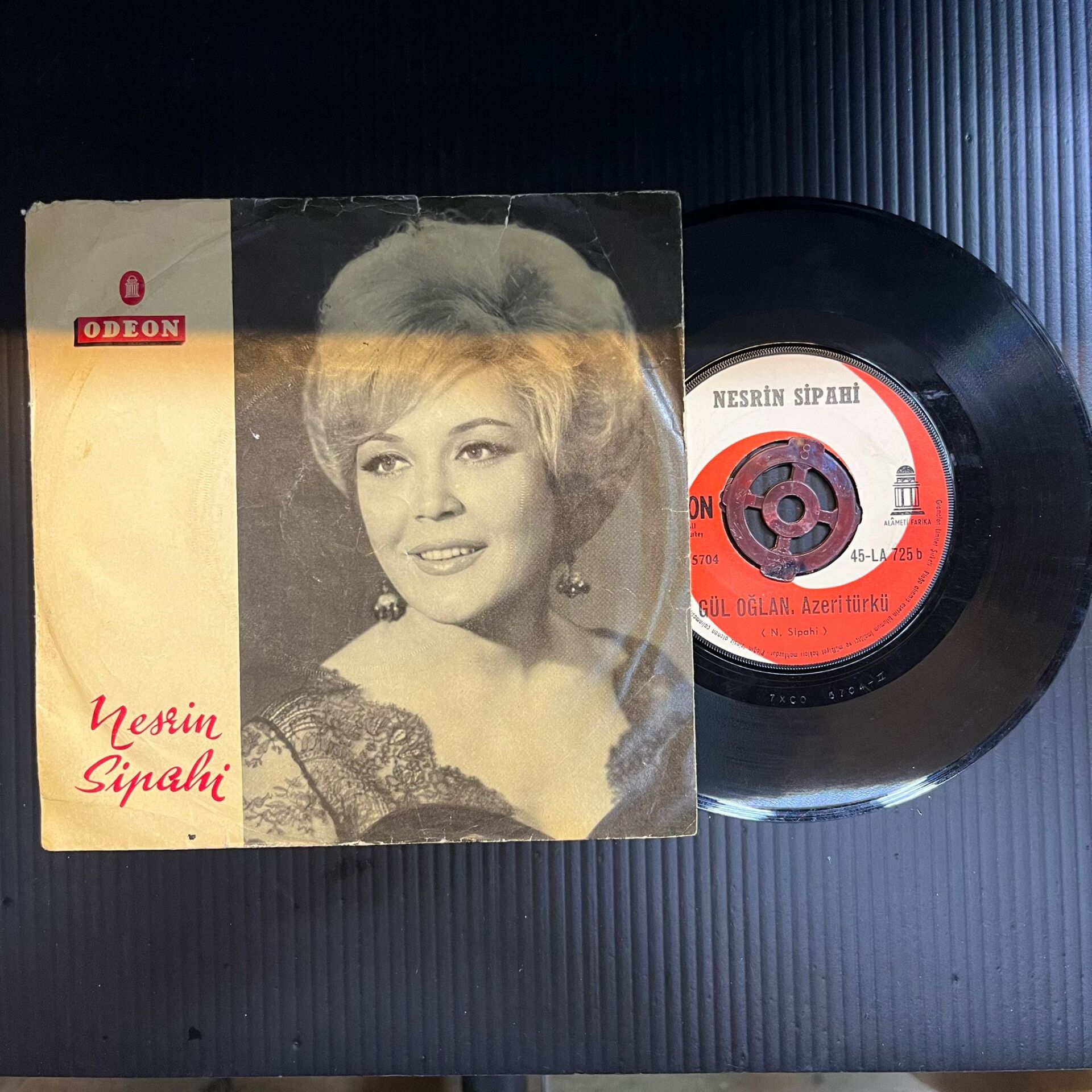 Nesrin Sipahi – Ağla Gitar / Gül Oğlan, Azeri Türkü