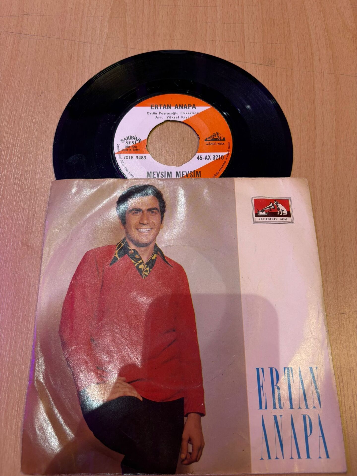 Ertan Anapa, Üstün Poyrazoğlu Orkestrası ‎– Mevsim Mevsim / Bir Sevgilim Var