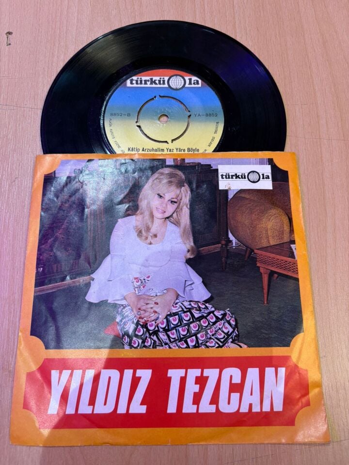 Yıldız Tezcan – Tatlı Dillim Güler Yüzlüm / Kâtip Arzuhalim Yaz Yâre Böyle