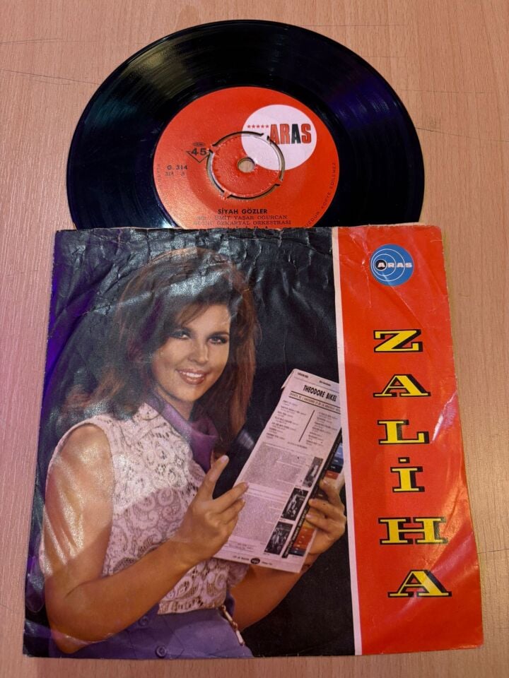 Zaliha – Siyah Gözler / Romen Kızı