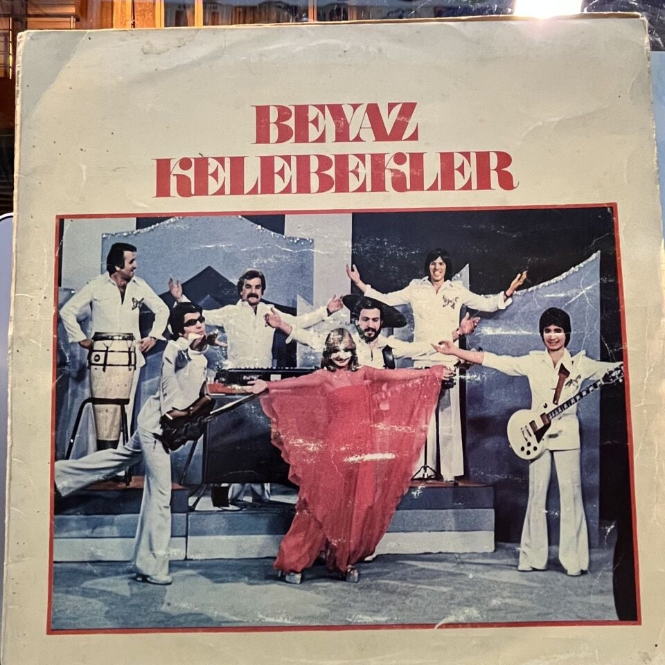 Beyaz Kelebekler – Beyaz Kelebekler