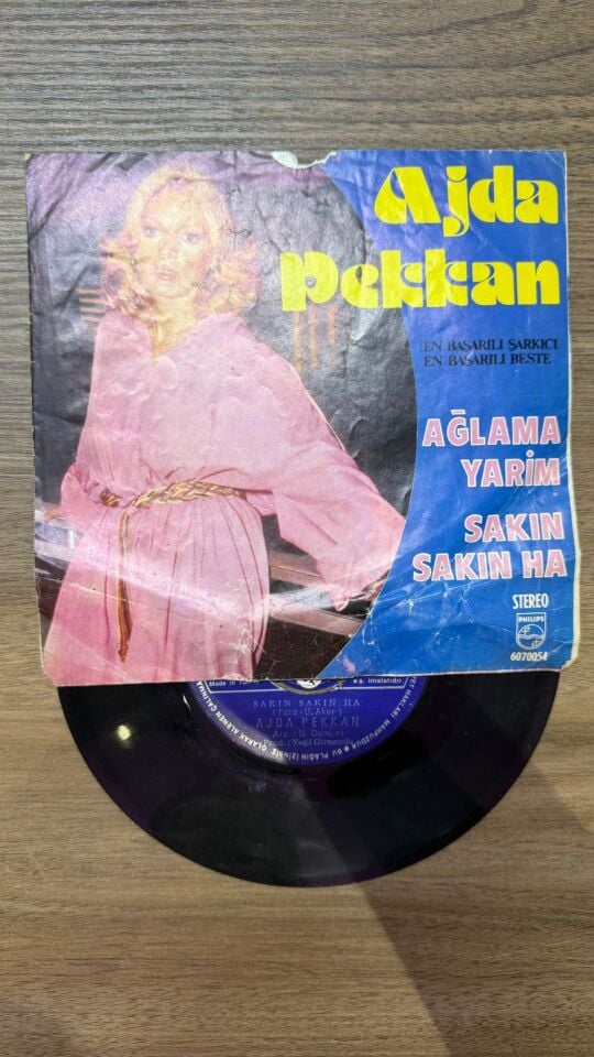 Ajda Pekkan – Ağlama Yarim / Sakın Sakın Ha