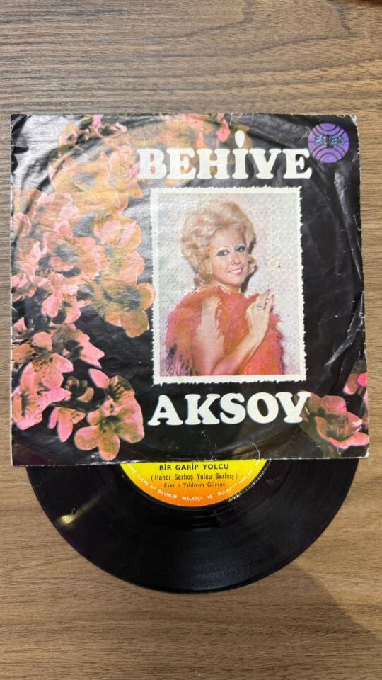 Behiye Aksoy – Kulakların Çınlasın / Sevilde Sevme Sonra Yanarsın