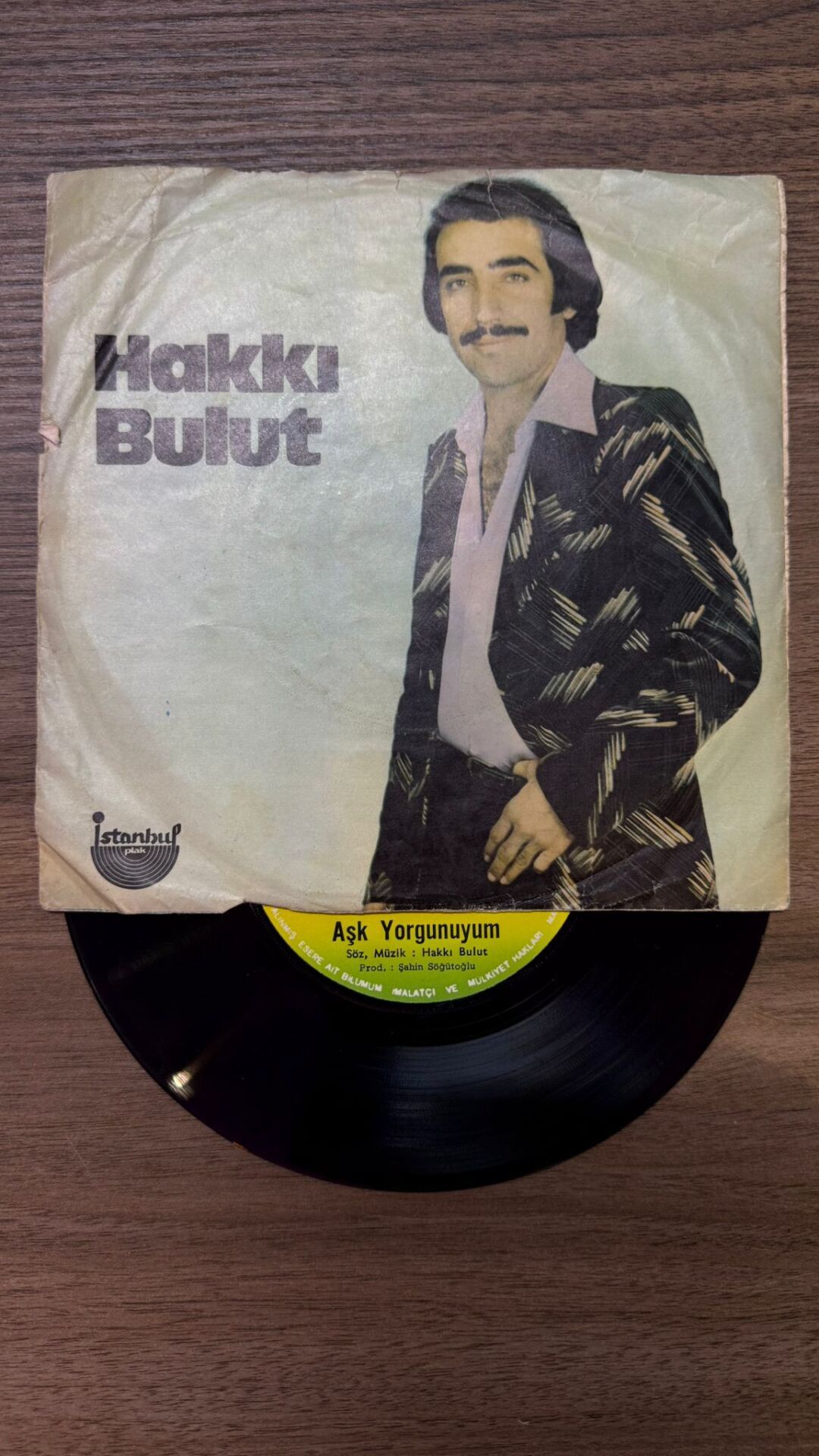 Hakkı Bulut – Aşk Yorgunuyum / Öleceksem Seninle