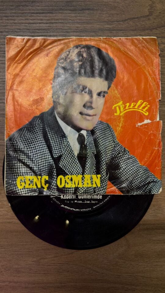 Genç Osman – Sus Sus Sevgilim Duymasın / Kederli Günlerimde