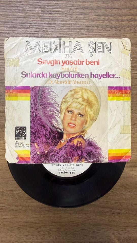 Mediha Şen* – Sevgin Yaşatır Beni / Sularda Kaybolurken Hayaller...