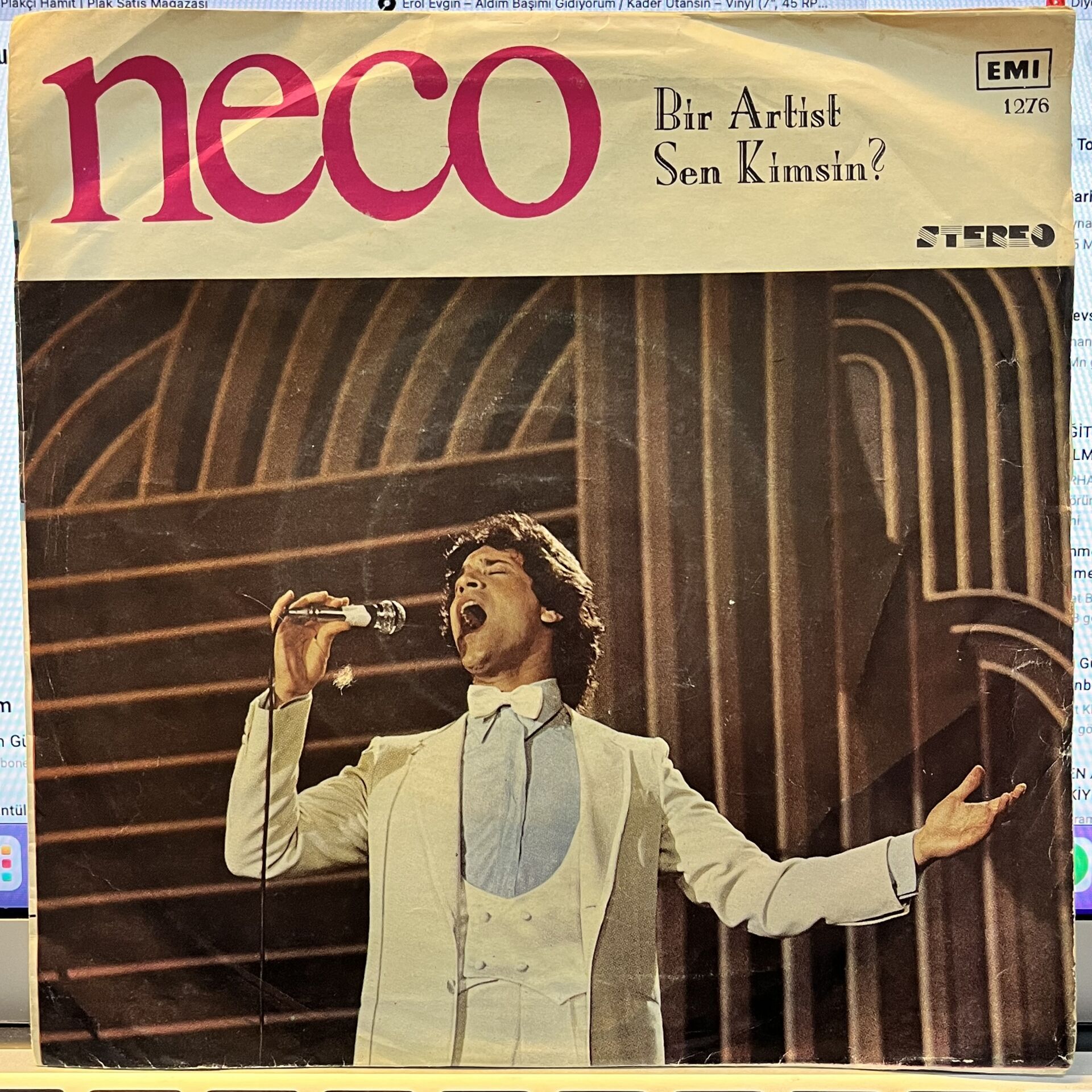 Neco – Bir Artist / Sen Kimsin?