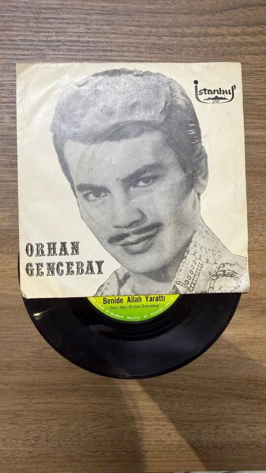 Orhan Gencebay – Sevenler Mesut Olmaz / Benide Allah Yarattı