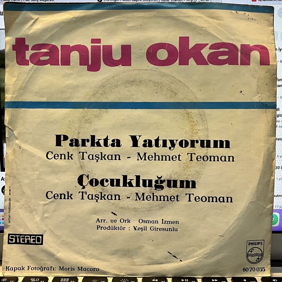 Tanju Okan – Parkta Yatıyorum / Çocukluğum