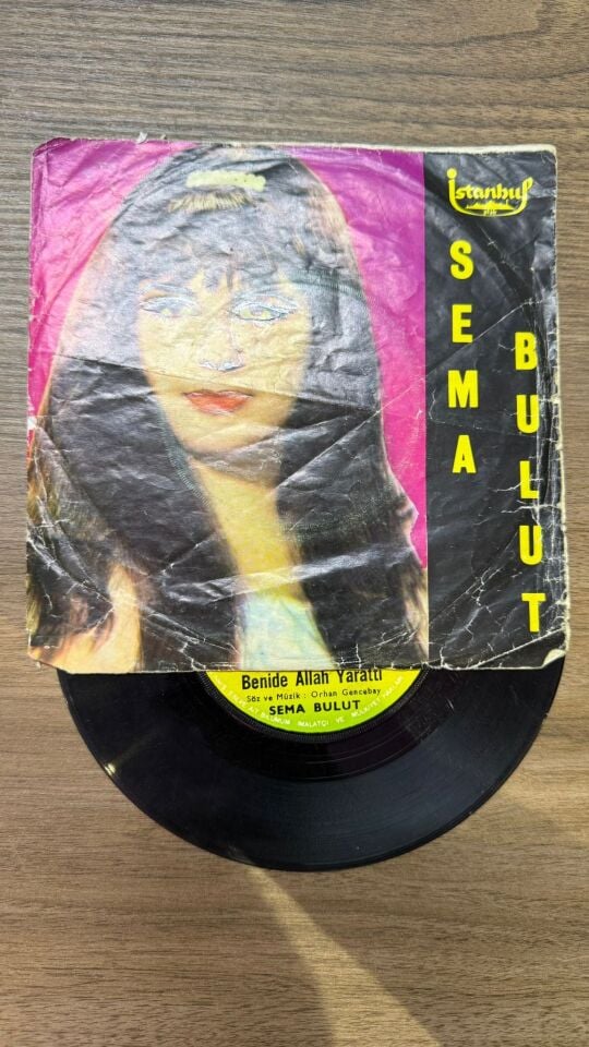 Sema Bulut – Sevenler Mesut Olmaz / Benide Allah Yarattı