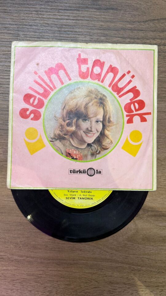 Sevim Tanürek – Susuz Bir Çöl Gibi / Yılların Izdırabı