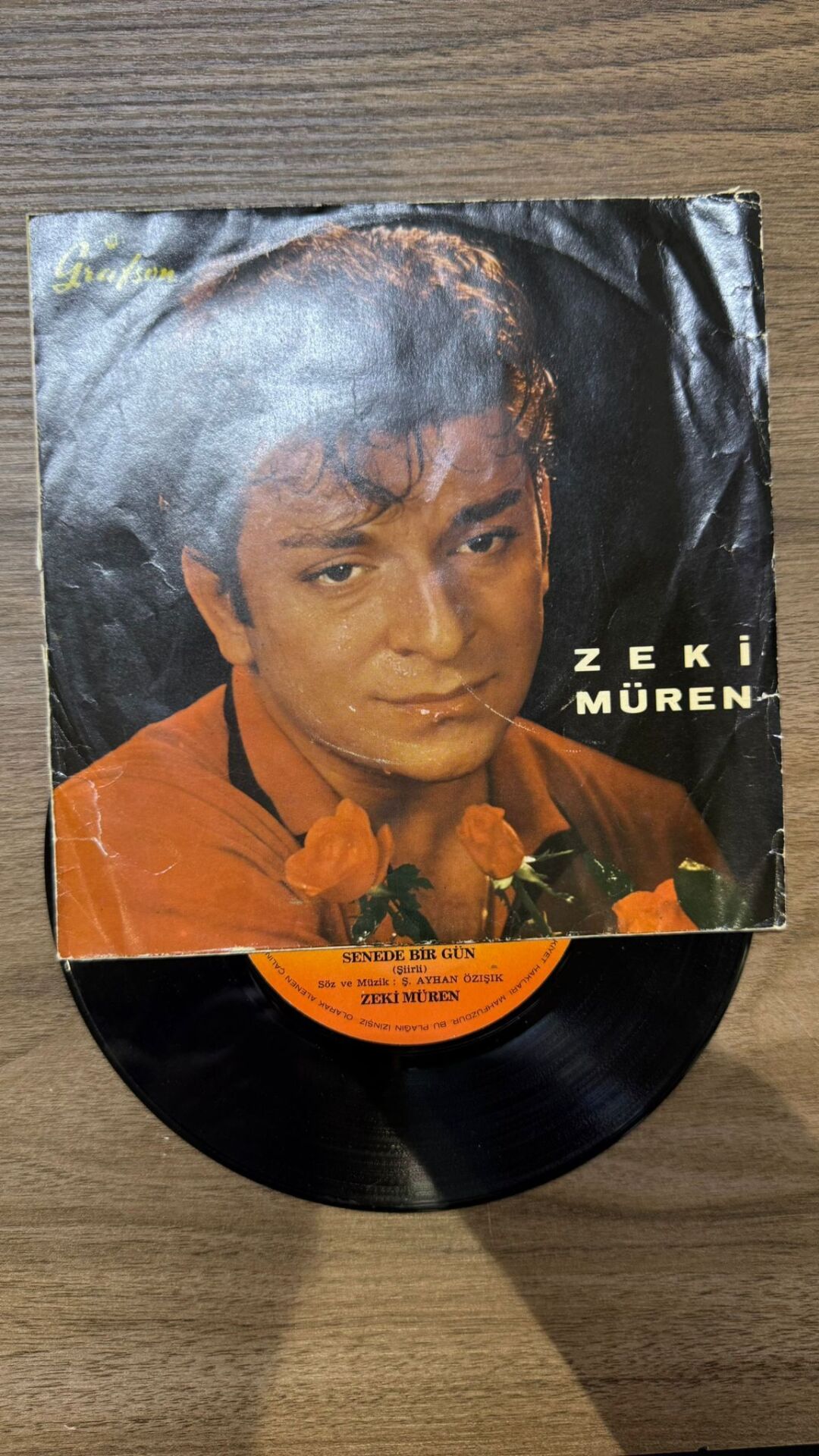 Zeki Müren – Senede Bir Gün / Yemin Ettim Bir Kerre