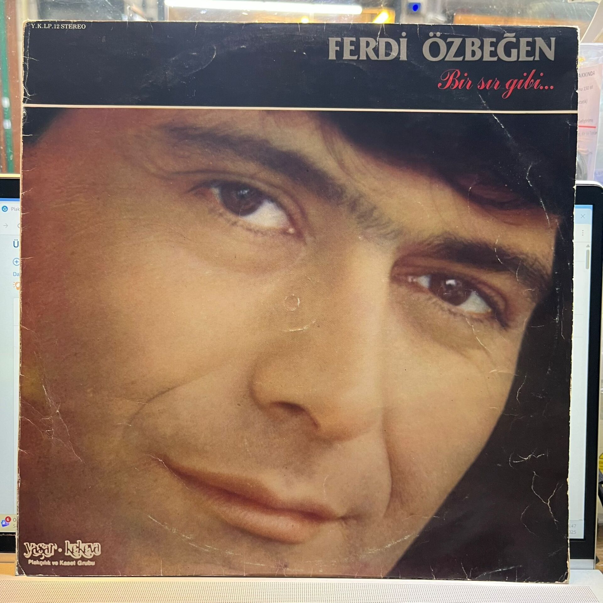 Ferdi Özbeğen –Bir Sır Gibi...