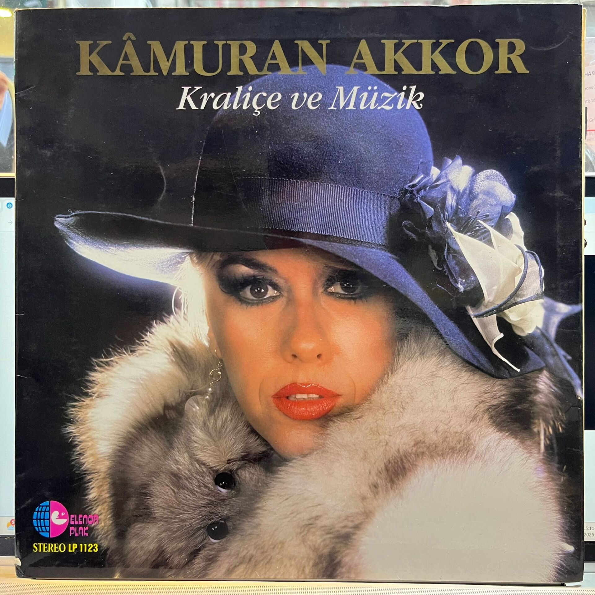 Kamuran Akkor – Kraliçe Ve Müzik