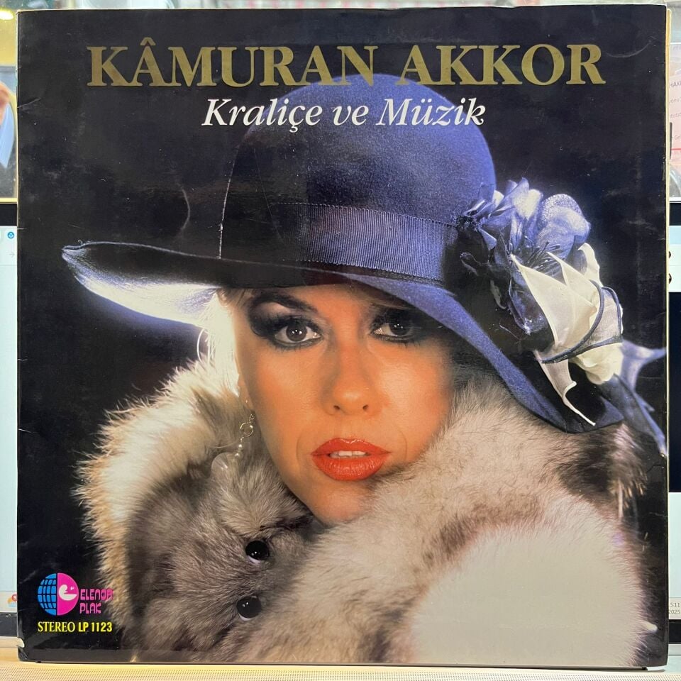 Kamuran Akkor – Kraliçe Ve Müzik