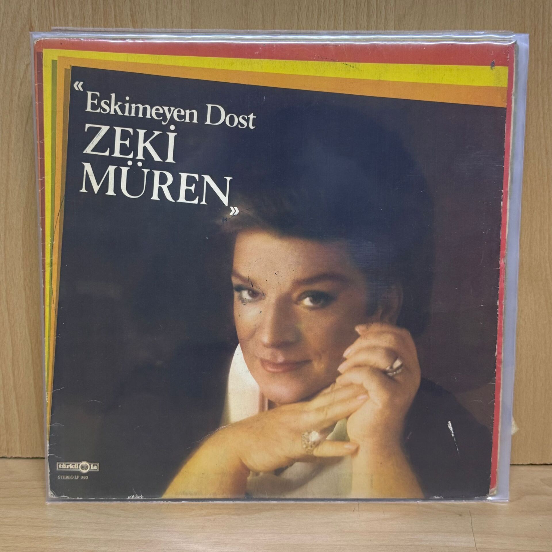 Zeki Müren – Eskimeyen Dost