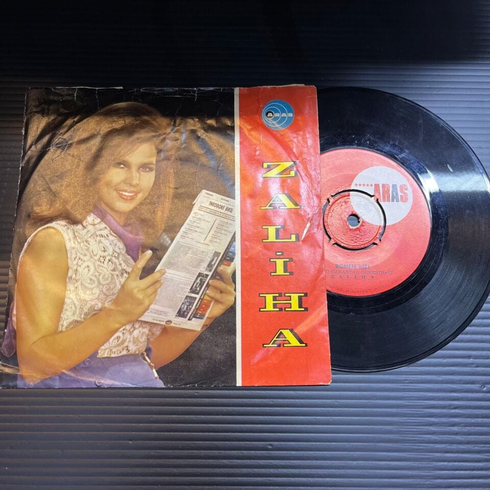 Zaliha – Reyhan / Bağımda Üzüm Kaldı