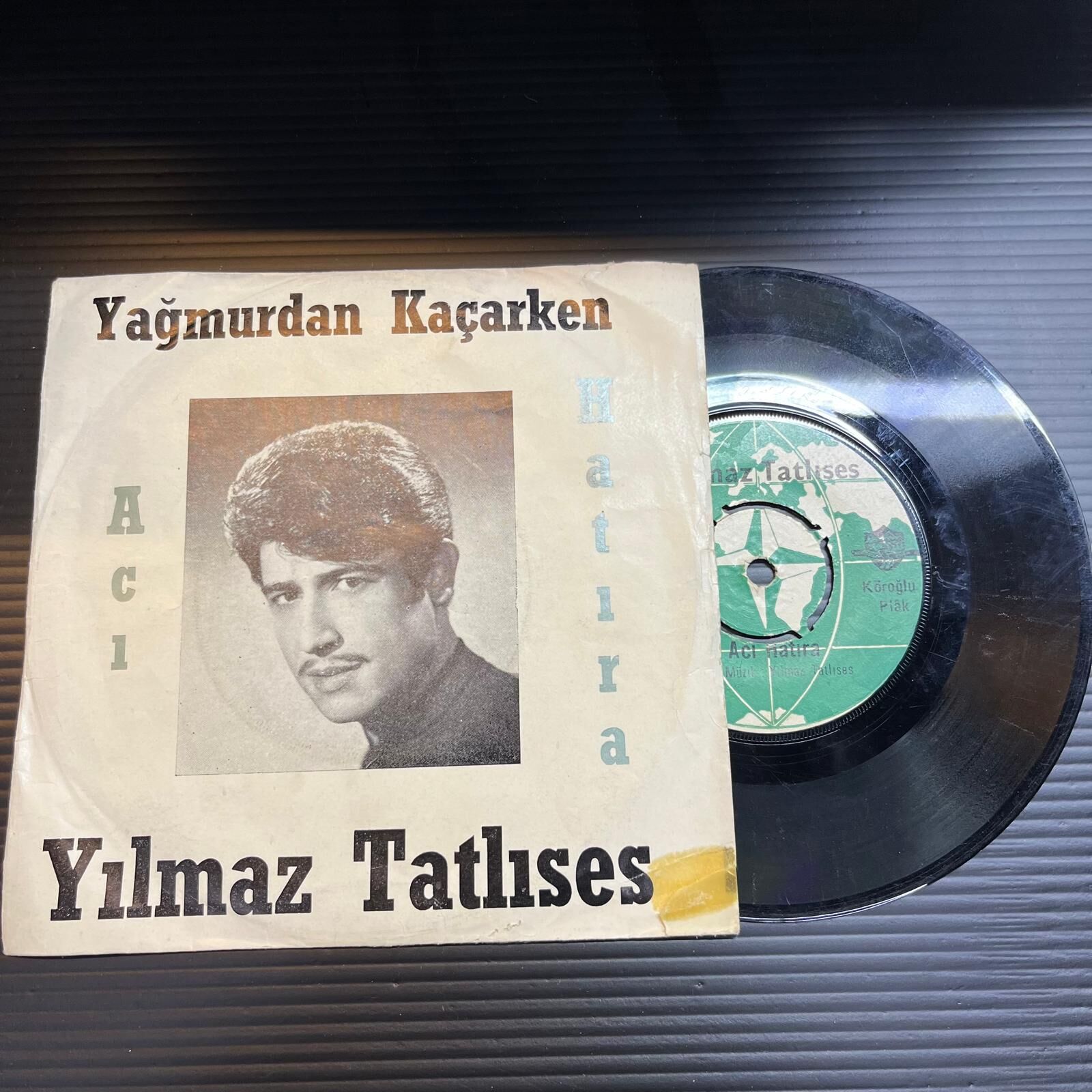 Yılmaz Tatlıses – Yağmurdan kaçarken / Acı Hatıra