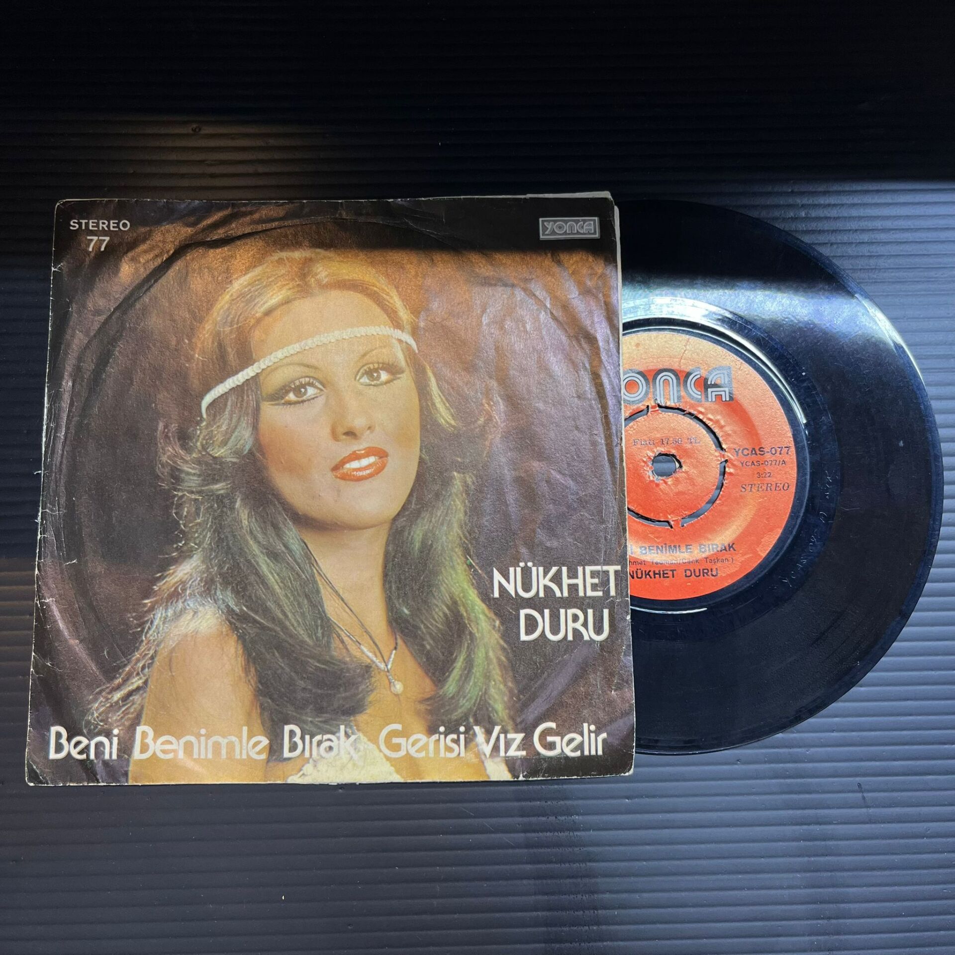 Nükhet Duru – Beni Benimle Bırak / Gerisi Vız Gelir