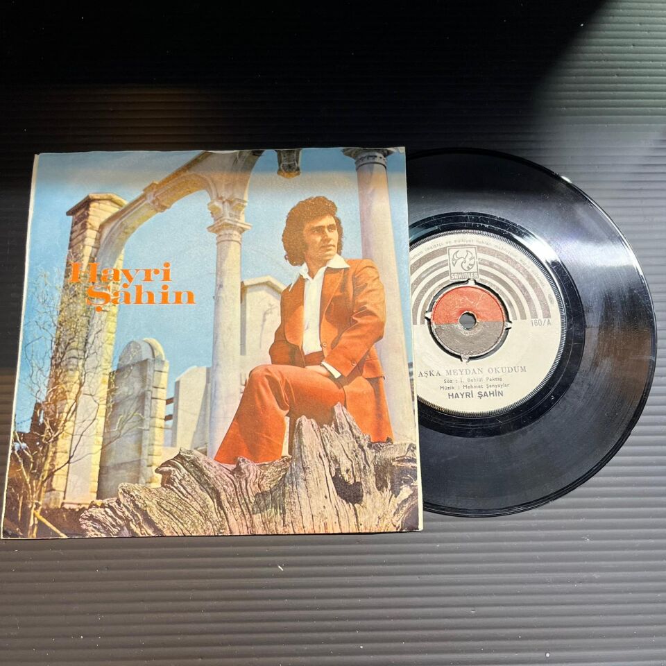 Hayri Şahin – Aşka Meydan Okudum / Aşkımız Bitti Sanma